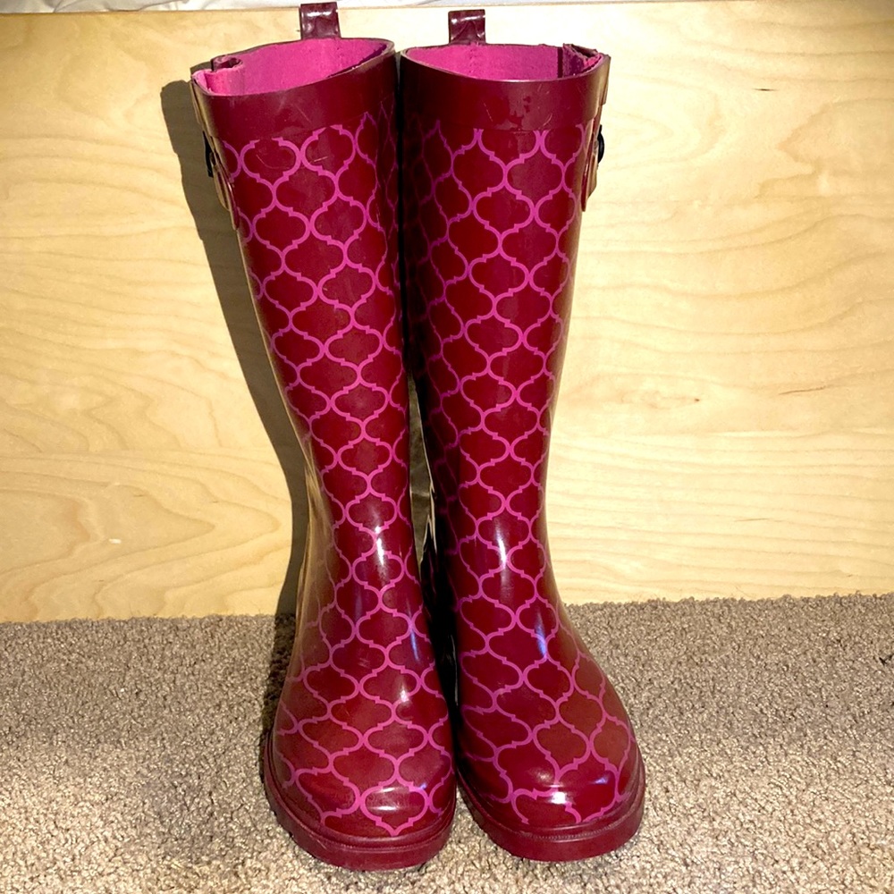 Capelli pink patterned rain boots. Size 9